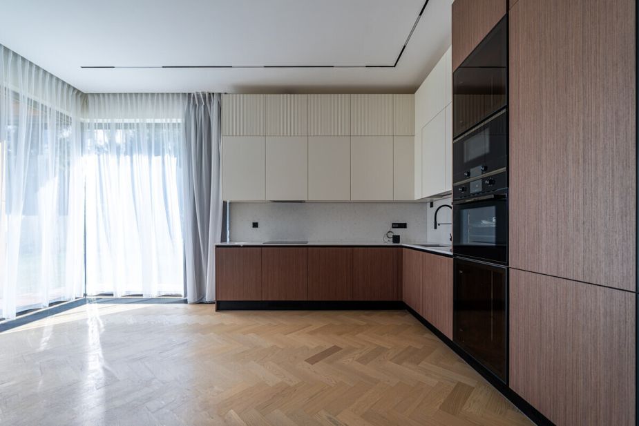 Дом у озера в КП Усадьба