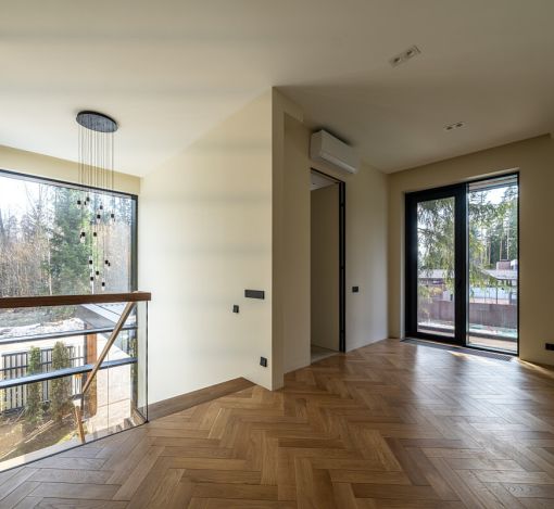 Дом у озера в КП Усадьба