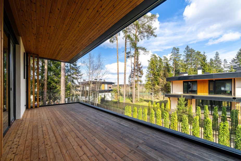 Дом у озера в КП Усадьба