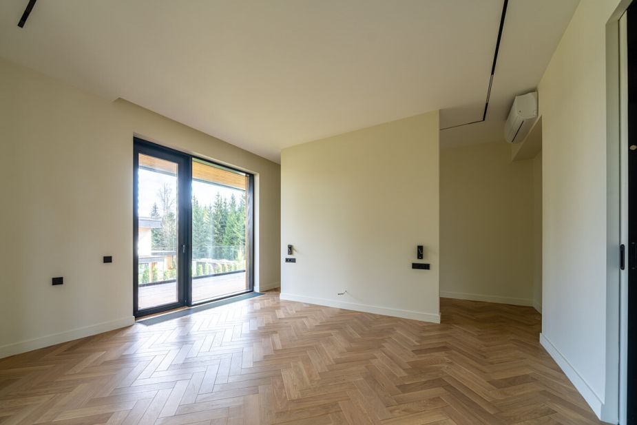 Дом у озера в КП Усадьба