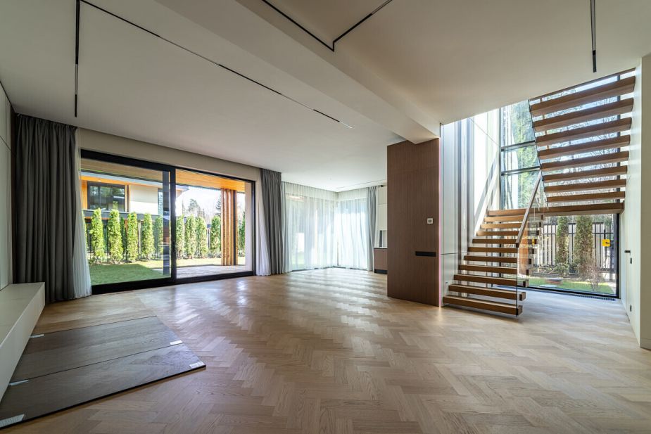 Дом у озера в КП Усадьба