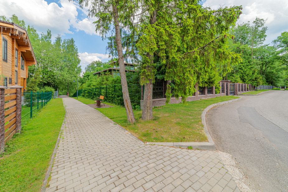 Новолеоново