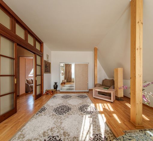 Дом с бассейном в КП Урожай