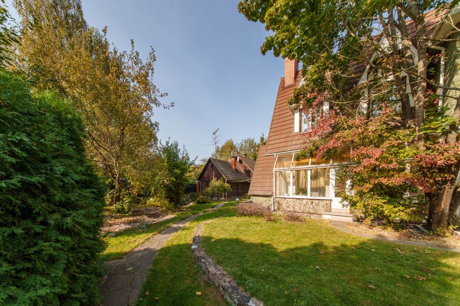 Дом с бассейном в КП Урожай