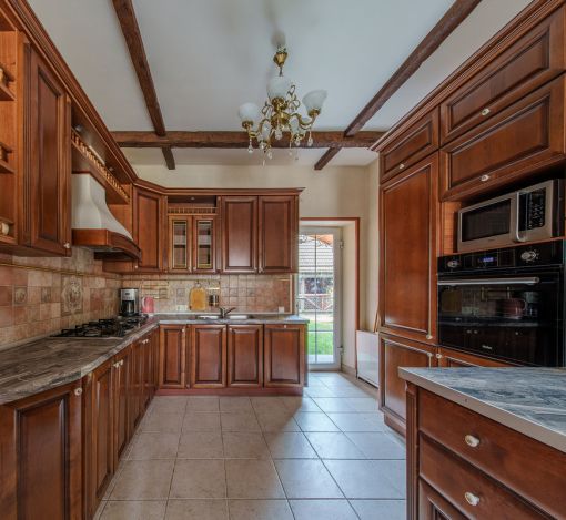 Дом с бассейном в КП Урожай