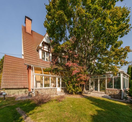 Дом с бассейном в КП Урожай