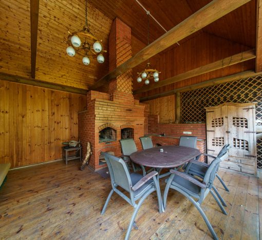 Дом с бассейном в КП Урожай