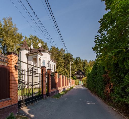 Дом с бассейном в КП Урожай