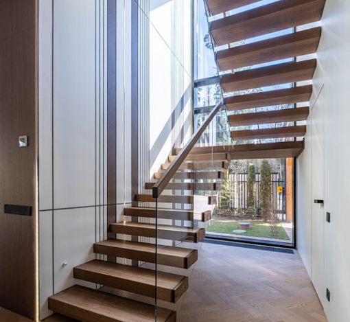 Дом у озера в КП Усадьба