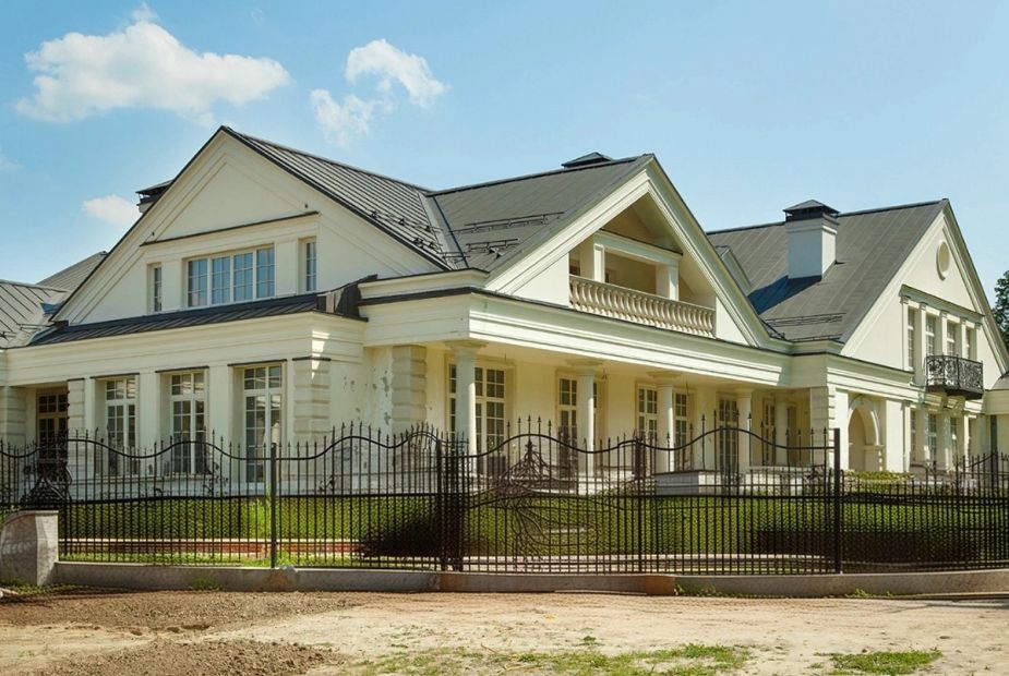 Дом у леса в поселке Риверсайд