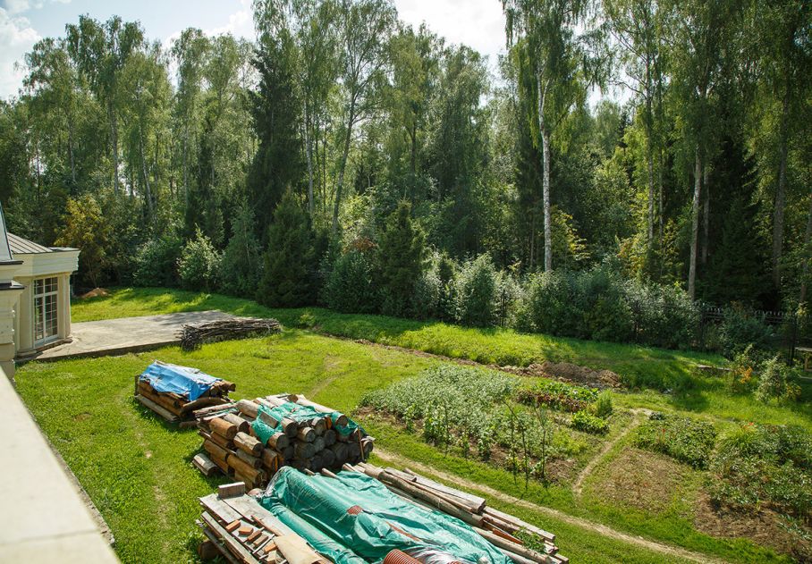 Дом у леса в поселке Риверсайд