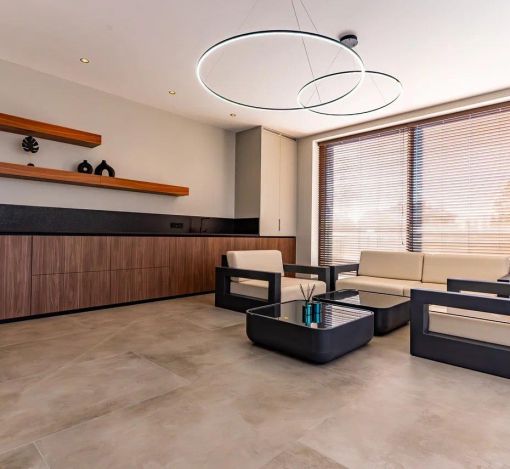 Дом с бассейном в КП Монтевиль