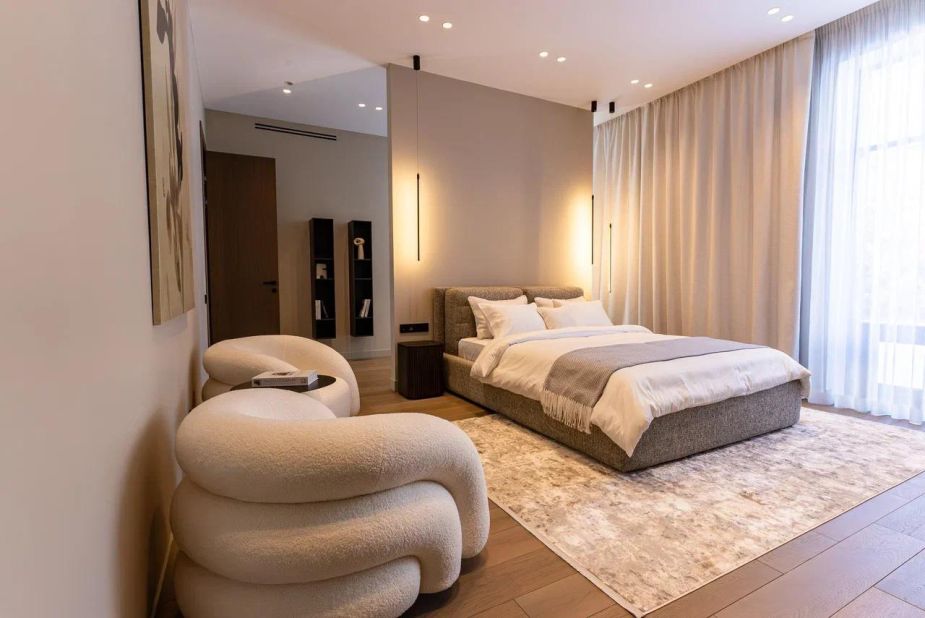 Дом с бассейном в КП Монтевиль