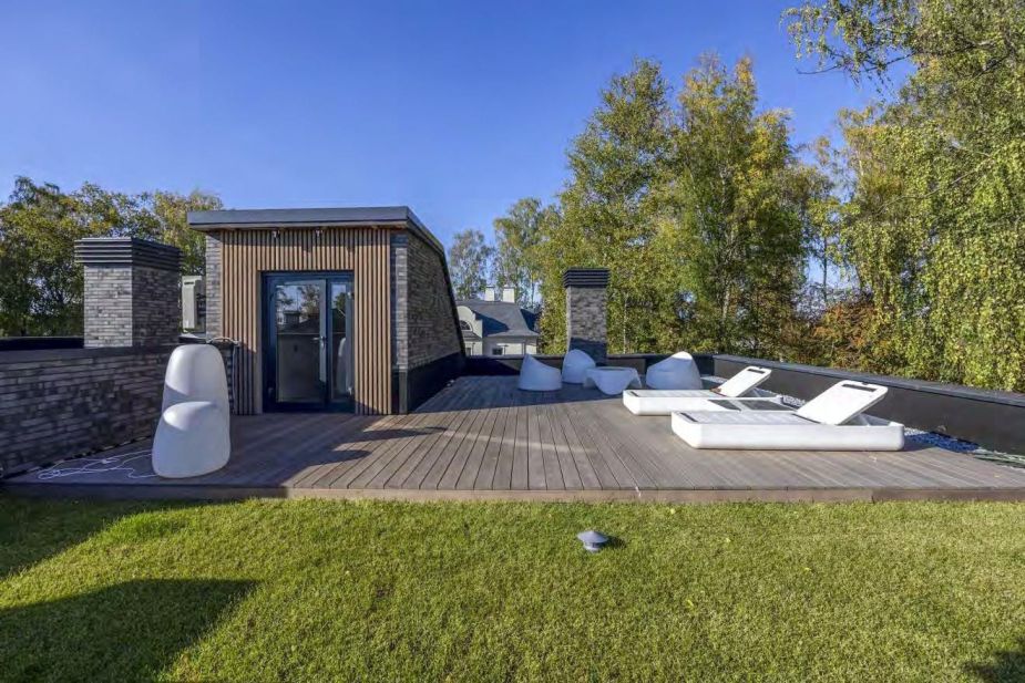 Дом с бассейном в КП Монтевиль