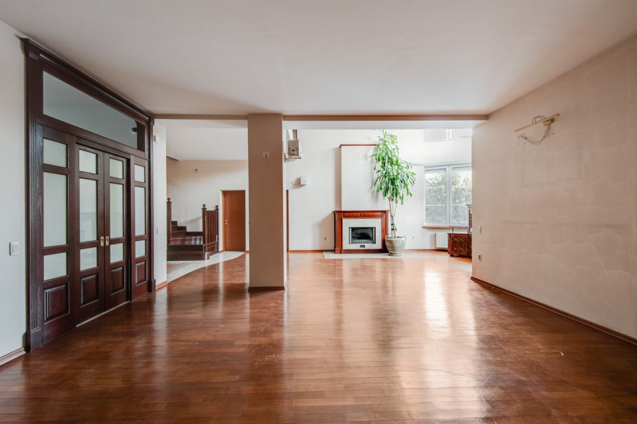 Дом с отделкой в КП Береста