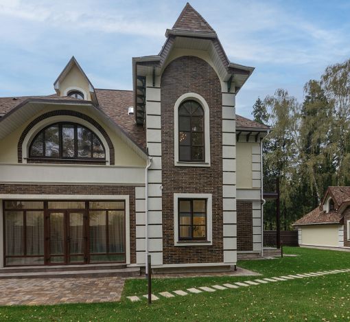 Уютный дом у леса в Опалихе