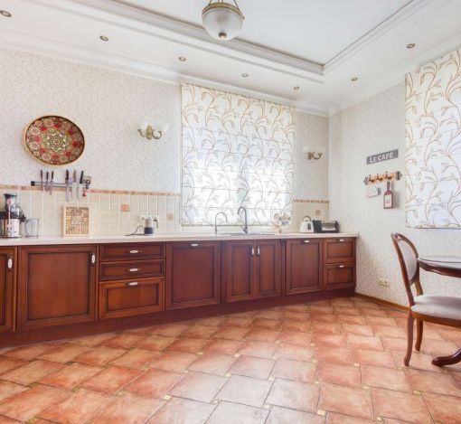 Дом с бассейном в КП Александрово