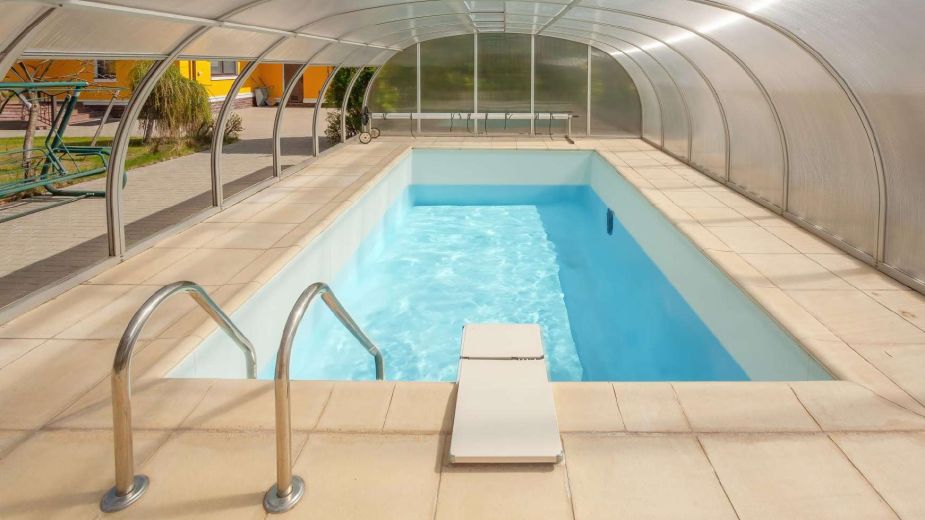 Дом с бассейном в КП Александрово