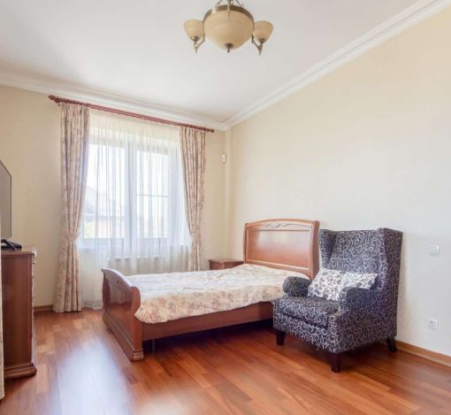 Дом с бассейном в КП Александрово