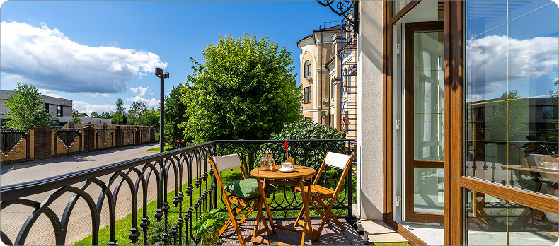 Терраса у офиса LETO Estate