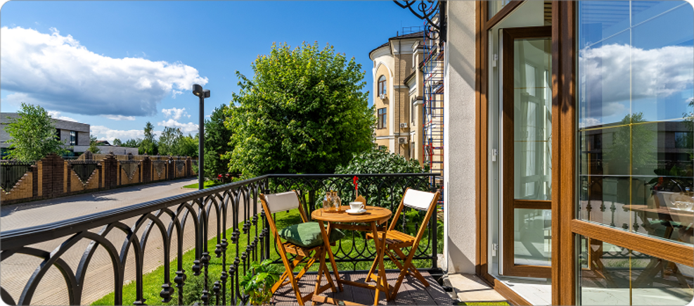 Терраса у офиса LETO Estate